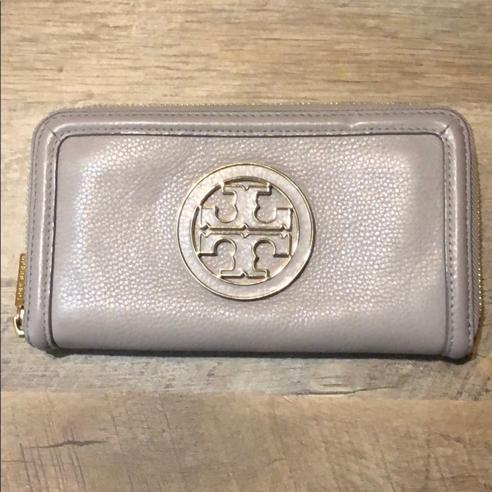 Tory Burch Amanda Continental Zip Around Wallet